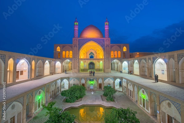 Obraz A historical mosque in Kashan, Iran. The mosque was built in the late 18th century by master-mimar Ustad Haj Sa'ban-ali. Property release is not needed for this public place.