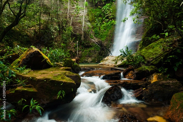 Fototapeta Paradisiac waterfall.