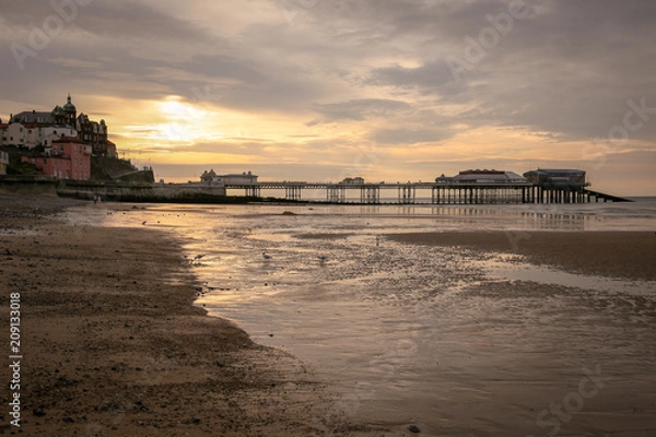 Obraz Cromer Pier at dusk