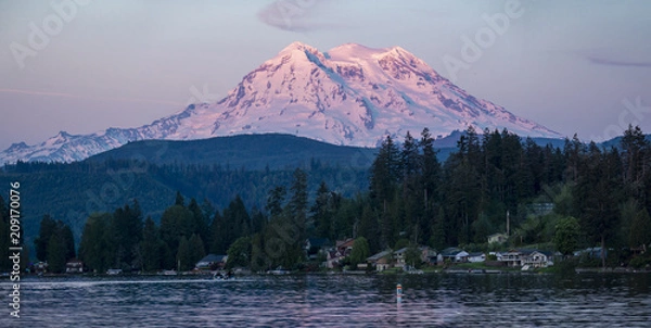 Fototapeta Mt Rainier Zachód słońca na Clear Lake