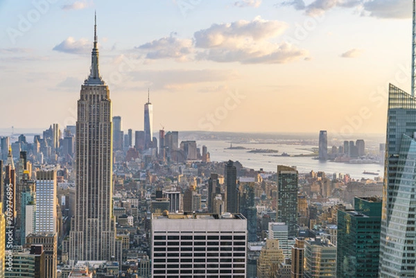 Fototapeta panoramę nowego jorku wieczorem.