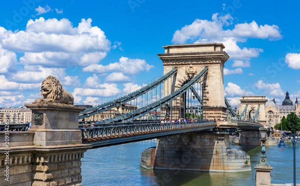 Fototapeta Chain Bridge over the Danube in Budapest, Hungary