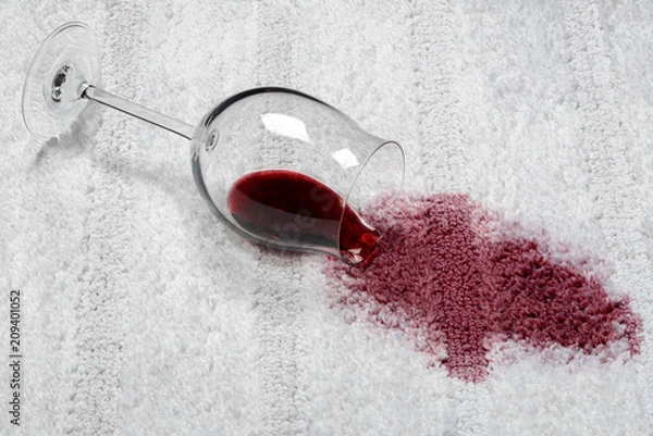 Obraz Plama z czerwonego wina plama przewróconego szkła