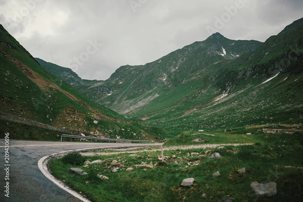 Fototapeta Transfagarasan pass in summer. Crossing Carpathian mountains in Romania, Transfagarasan is one of the most spectacular mountain roads in the world
