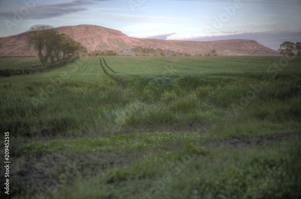 Obraz Benbradagh from Limavady road