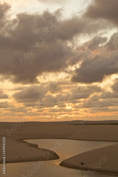 Obraz 【ブラジルの観光地】レンソイス・マラニャンセス国立公園の夕焼け