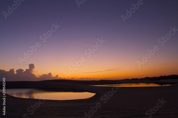 Obraz 【ブラジルの観光地】レンソイス・マラニャンセス国立公園の朝焼け