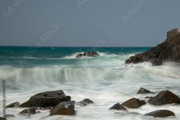 Fototapeta 山陰の日本海　岩礁と浜辺