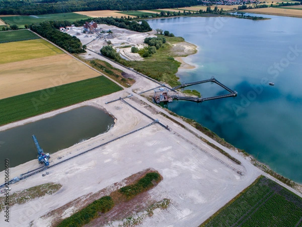 Fototapeta Luftaufnahme eines Kieswerks