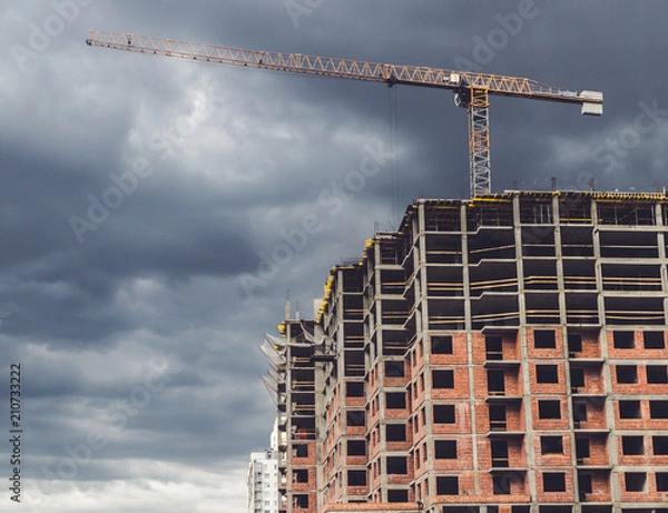 Fototapeta Строится жилой многоэтажный дом, в европпе