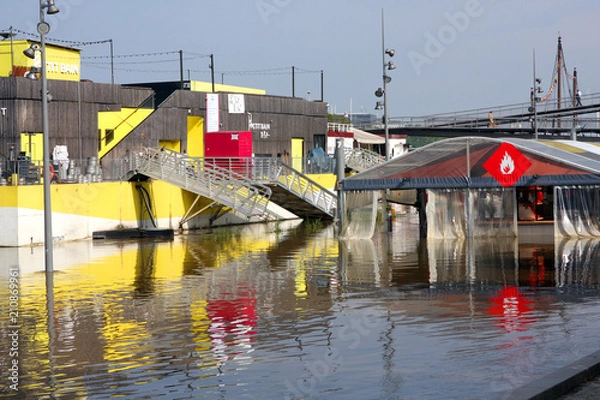 Fototapeta Crue de la Seine et inondation à Paris