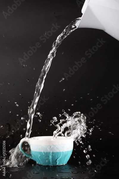 Fototapeta water and kettle