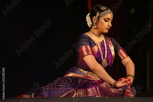 Obraz bharatha natyam,one of the eight classical dance forms of india.here the dancer during a stage performance