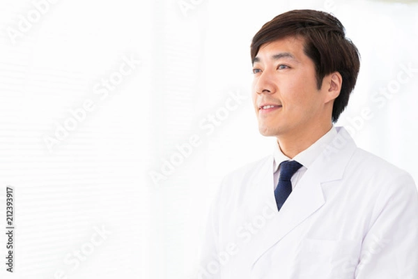 Fototapeta 白衣のミドル男性