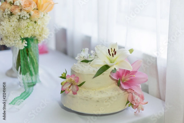 Obraz Small beautiful wedding cake