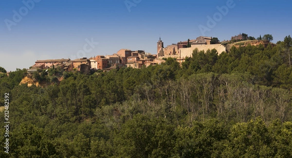 Fototapeta View of Roussillon with ocher cliffs. Vaucluse, Provence, France