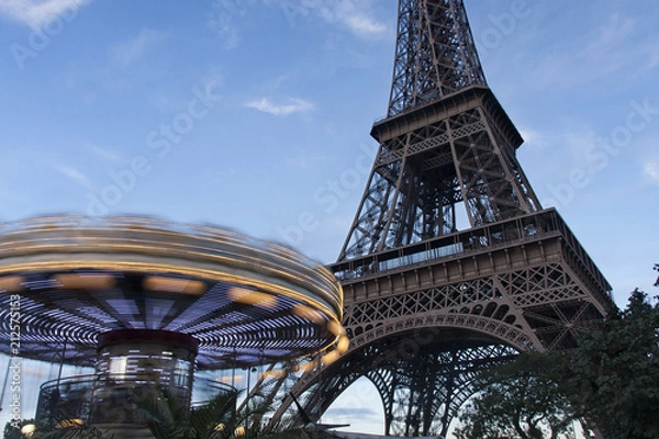 Obraz eiffel tower and carousel