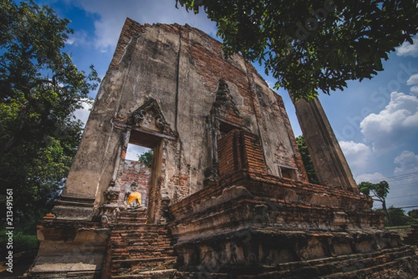 Fototapeta Old buddha statue