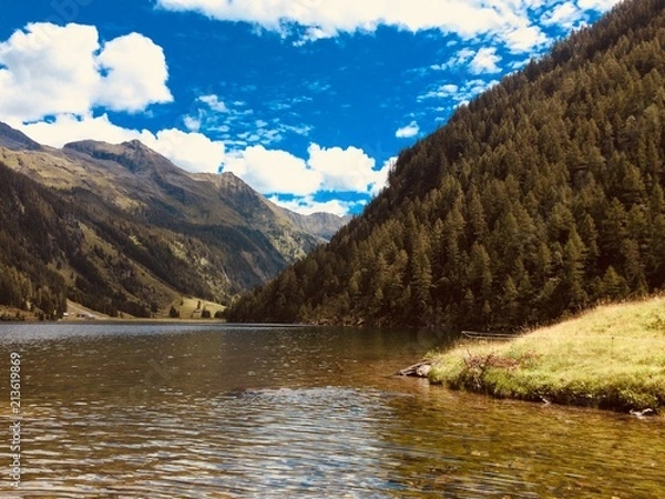 Obraz Austria lake between the mountains