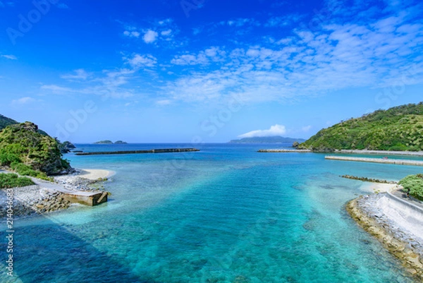 Fototapeta 沖縄県 慶留間島 慶留間大橋からの眺め