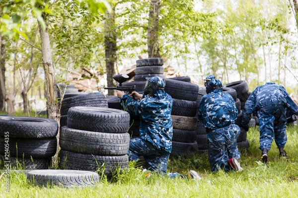 Obraz guys playing paintball