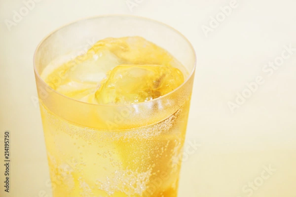 Obraz 冷えたハイボール