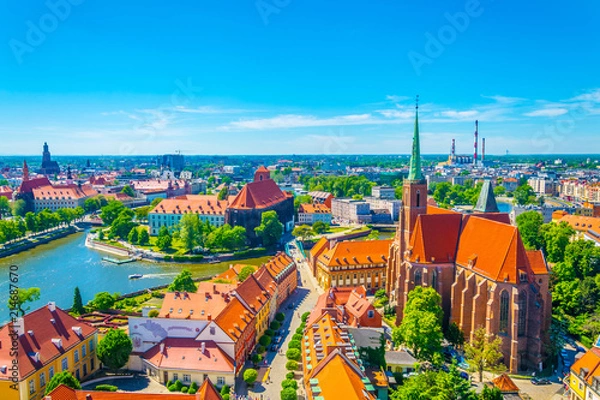 Fototapeta Widok z lotu ptaka na Wrocław z kościołem Matki Bożej Piaskowej i kościołem św. Krzyża i św. Bartłomieja