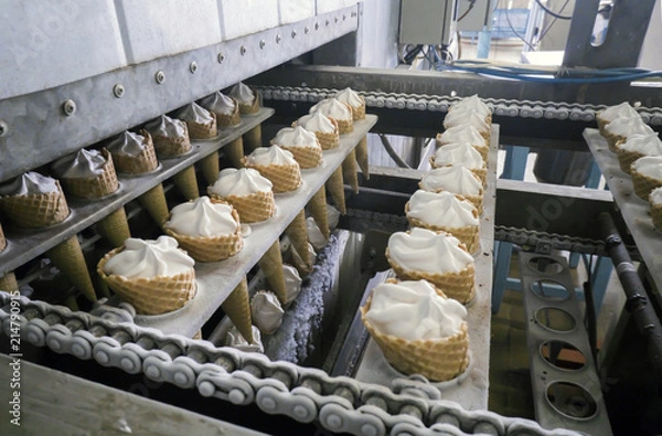 Fototapeta The conveyor automatic lines for the production of ice cream