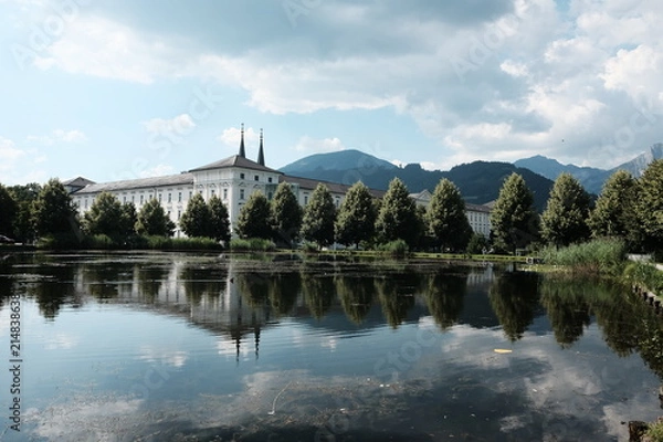 Fototapeta Kloster mit Teich