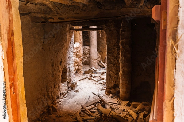 Fototapeta The interior of the abandoned traditional Arab mud brick house, Al Majmaah, Saudi Arabia