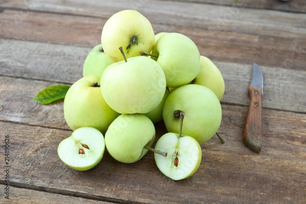 Obraz Białe, przezroczyste jabłko