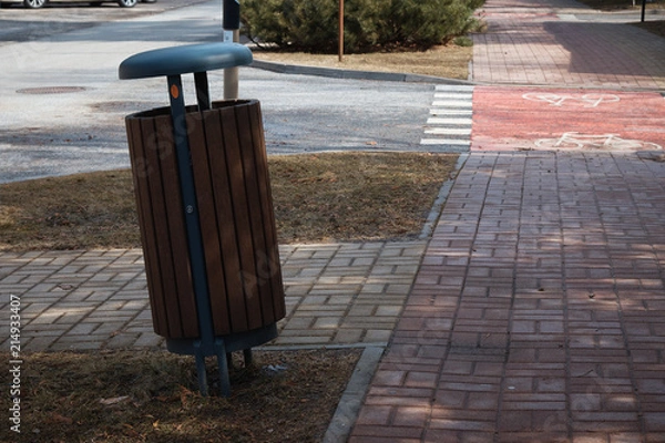 Obraz The litter bin .