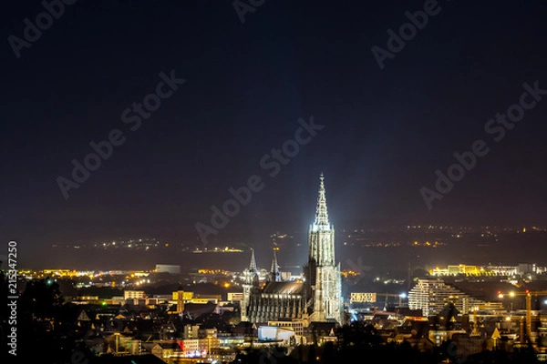 Obraz The Ulm cathedral at full moon - a glowing city
