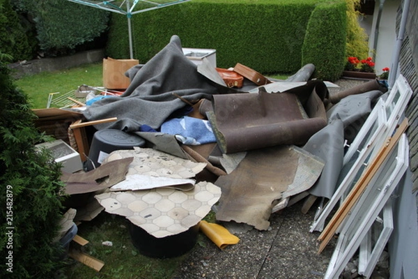 Obraz Entrümpeln eines Einfamilienhauses