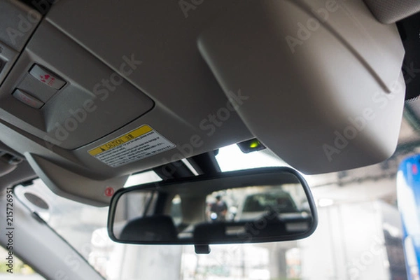 Obraz 自動車の運転支援装置とルームミラー