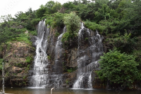 Obraz Natural Waterfall alongside Hangang River