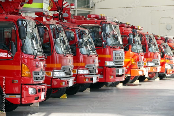 Obraz ズラリと並んだ消防車