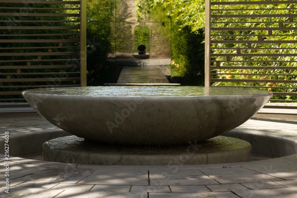 Obraz fountani an mirrors