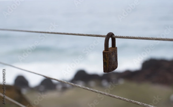 Fototapeta Lonely Rusted Lock