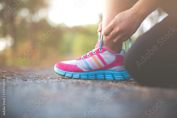 Obraz The girl is tied with a running rope.
