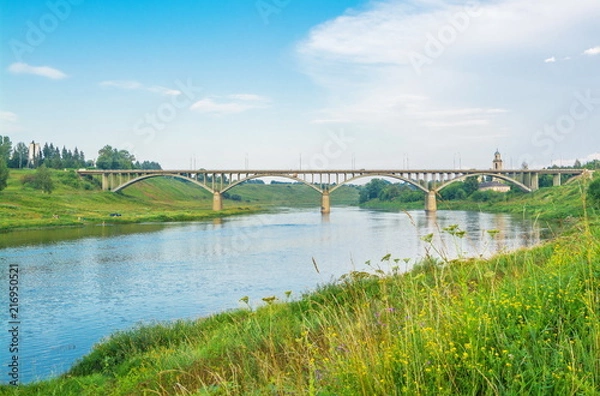 Fototapeta The bridge over the Volga River in the ancient Russian town of Staritsa
