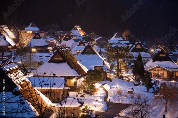 Fototapeta 京都府 美山かやぶきの里 ライトアップ