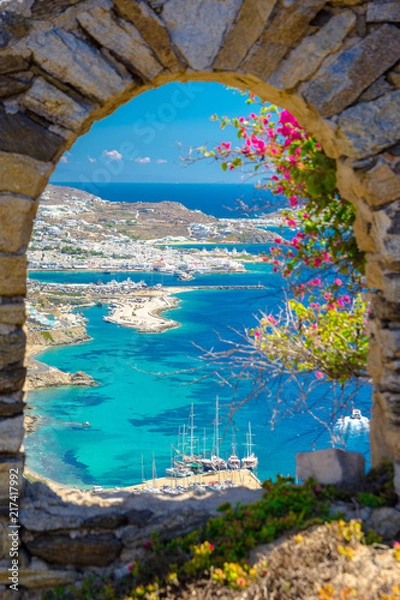 Fototapeta Port Mykonos z łodziami i wiatrakami, Cyklady, Grecja