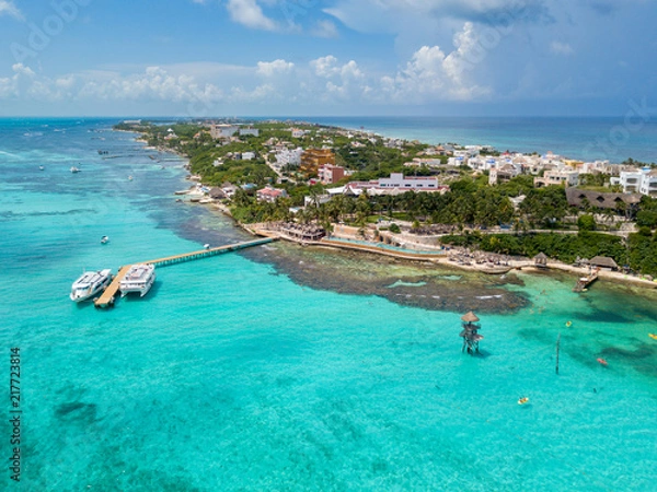 Fototapeta An aerial view of Isla Mujeres in Cancun, Mexico