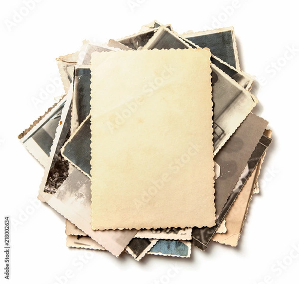 Obraz Usuwaj stare zdjęcia na białym tle. Makieta pusta papier