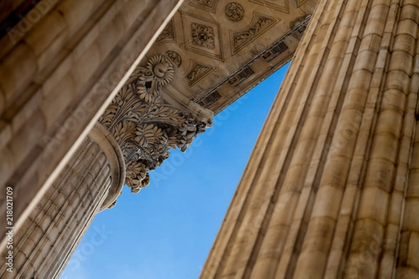 Fototapeta Statues et architecture du Panthéon