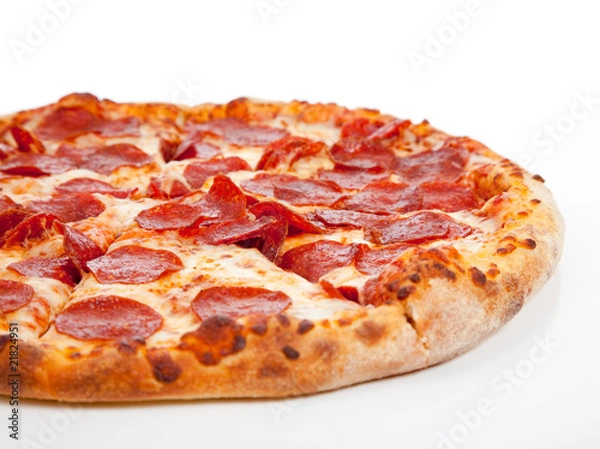 Obraz Pizza pepperoni na białym tle