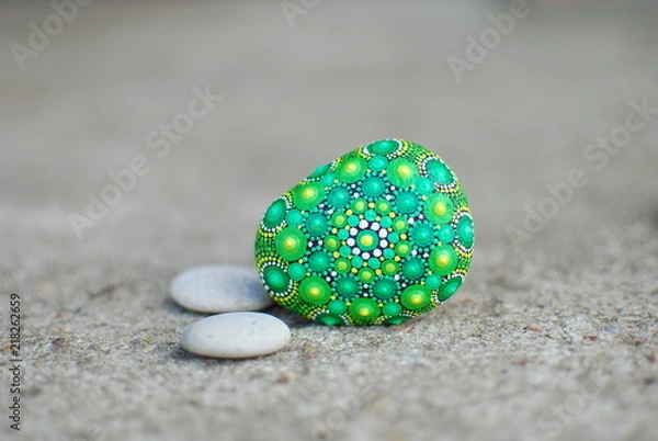 Obraz Green Dot Painted Relaxing Mandala Meditation Beach Stone