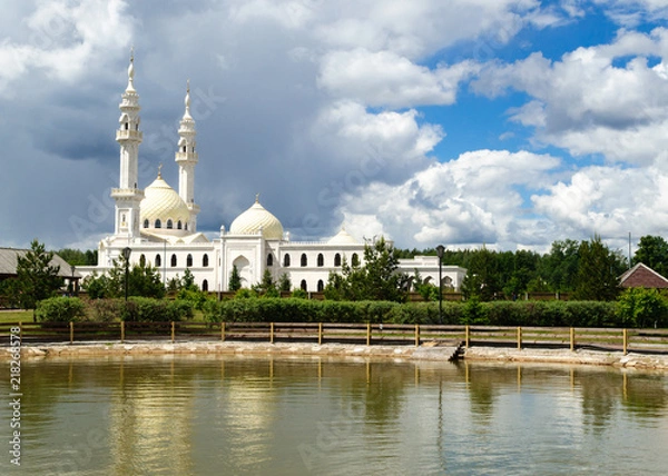 Fototapeta The view of the pond and the White Mosque.