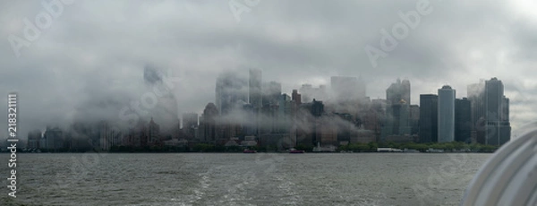 Fototapeta Cloudy Lower Manhattan